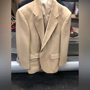 Tan sports coat men’s Sz 42S. Wool blend.